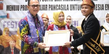 Pj Bupati Banyuasin Tegaskan Peran Krusial Guru dalam Membentuk Karakter