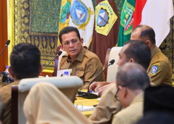 Pimpin Rapat Evaluasi, Gubernur Ansar Ingatkan OPD Tingkatkan Kinerja