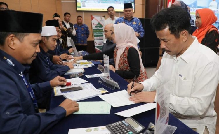Pengelolaan Zakat Terbaik, Wali Kota Rudi Terima Penghargaan Baznas Award 2024
