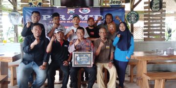 Kapolsek Mojoroto Menerima Penghargaan Golden Award di Hari Jadi IWOI ke-6