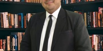 Mengenal Lebih Dekat Prof. Hardi Fardiansyah, Ahli Hukum Bisnis yang Multitalenta