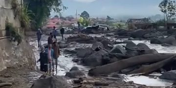 Banjir Lahar Dingin Gunung Marapi Kembali Terjang Kabupaten Tanah Datar, 12 Orang Meninggal Dunia