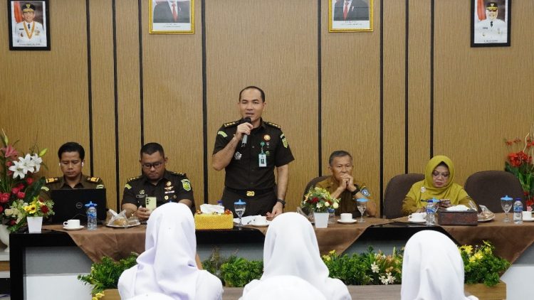 Jaksa Masuk Sekolah Disambut Antusias oleh Siswa SMKN 1 dan SMAN 1 Tanjungpinang
