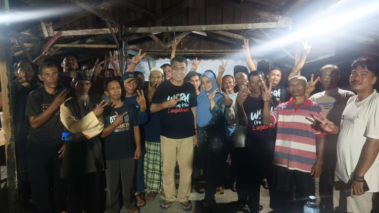 Wan Siswandi Malam-Malam Kunjungi Posko Pemenangan di Air Lengit, Disambut Meriah Tim Pemenangan