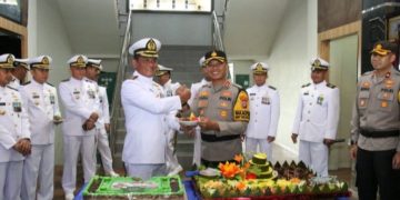 Polresta Barelang Kunjungi Lantamal IV, Beri Kejutan HUT ke-79 TNI