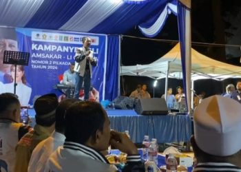 Puisi dan Orasi Amsakar Achmad Memukau Warga Batu Merah