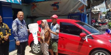 Pedagang di Pasar Tayu Bahagia Dapat Hadiah Mobil Brio dari PT BPR BKK Jateng