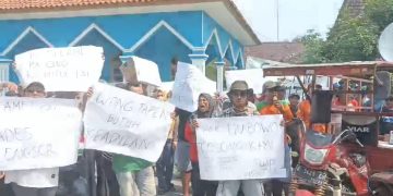 Ribuan Warga Pati Geruduk Balai Desa Tawangharjo, Protes Dugaan Kecurangan Pengisian Perangkat Desa