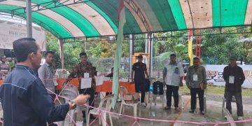 Tinjau TPS, Amsakar Semangati Warga dan Petugas