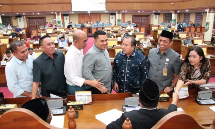 Paripurna DPRD Batam Bentuk Dua Pansus Bahas Ranperda Transportasi dan Pendidikan