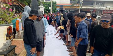Demo di Pendopo, Warga Desa Lenggenharjo Kembali Tuntut Kejelasan Dampak Limbah B3 PT New Ramon Star