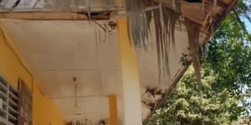 Kondisi Gedung SMP Negeri Satap 10 dan SD Negeri 57 Kasang Melintang Memprihatinkan
