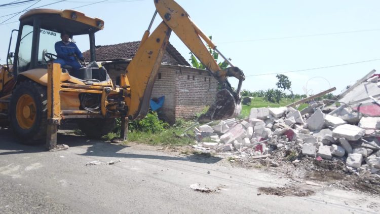 Diduga Jadi Sarang Prostitusi, 8 Bangunan Liar di Margomulyo Pati Dibongkar Pasca Keluhan Warga
