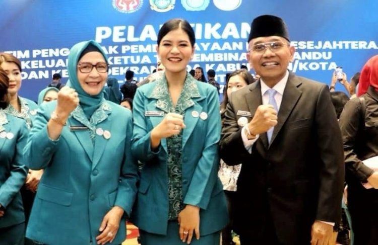 Ny. Darmawati Anton Achmad Saragih Dilantik sebagai Ketua TP PKK Kabupaten Simalungun 2025-2030
