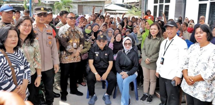 Bupati Simalungun Sidak Pasar Perdagangan, Pantau Harga Bahan Pokok dan Serap Keluhan Pedagang