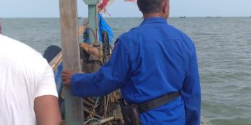 Satpolairud Polresta Pati dan Tim SAR Lakukan Pencarian Korban Tenggelam Usai Tabrakan Kapal di Perairan Banyutowo