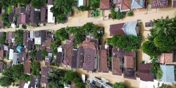 Camat Mandiangin Imbau Warga Terdampak Banjir untuk Waspada dan Jaga Anak-anak