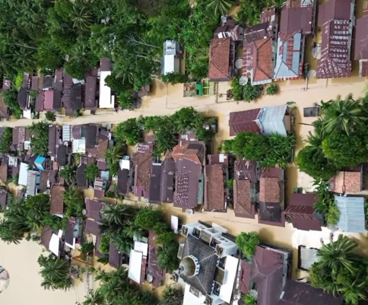 Camat Mandiangin Imbau Warga Terdampak Banjir untuk Waspada dan Jaga Anak-anak