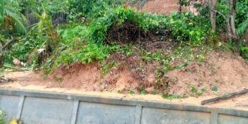 Tanah Longsor Tutup Akses Jalan di Desa Buluh Patah, Kades Berharap Pemkab Bangun Batu Miring