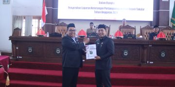 Bupati Takalar Serahkan LKPJ Tahun 2024 kepada DPRD