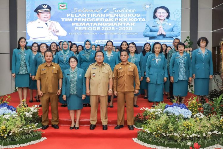 Wali Kota Wesly Lantik Pengurus TP PKK Kota Pematangsiantar