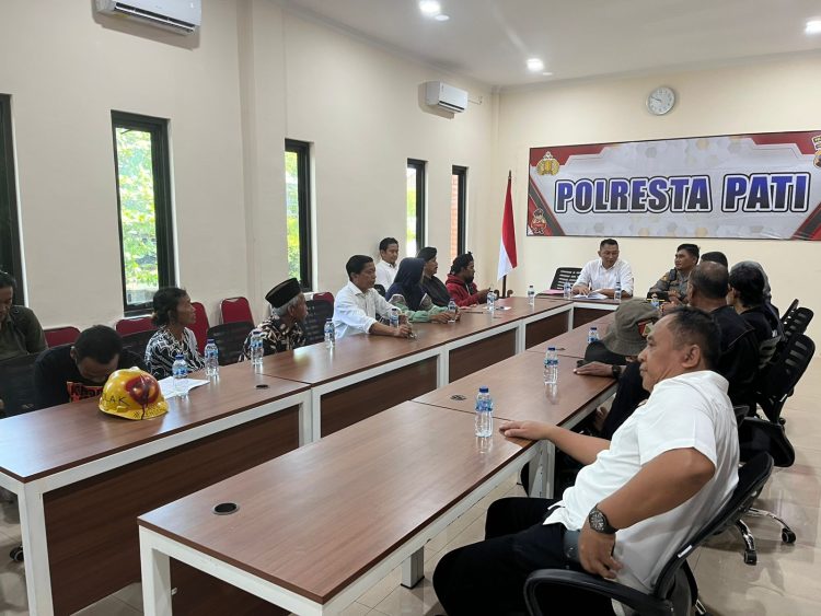 Masyarakat Sukolilo Laporkan Dampak Tambang dan Truk Overload ke Polresta Pati