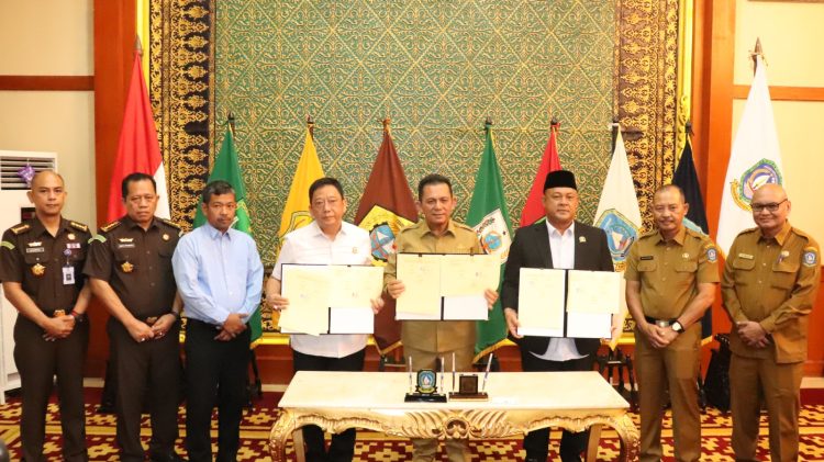 Kajati Kepri, Gubernur, dan Ketua DPRD Teken MoU Penanganan Pelaku Tindak Pidana yang Diselesaikan Lewat RJ