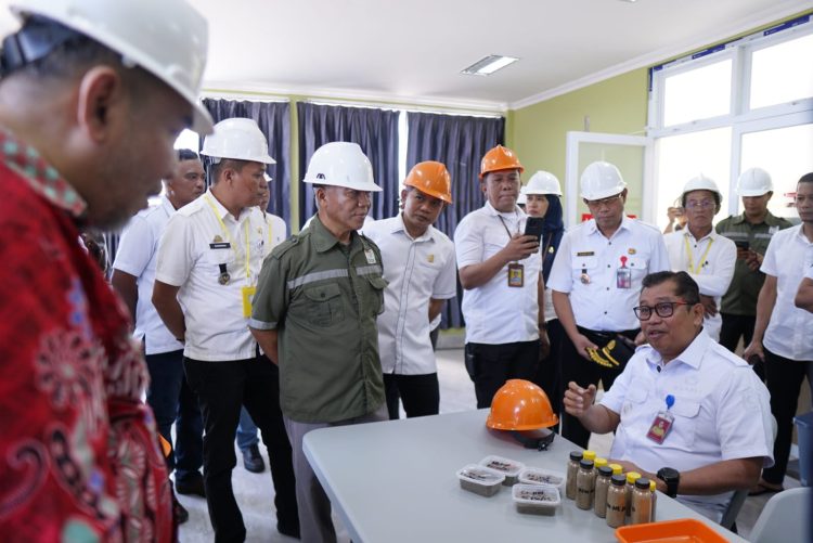 Dorong Maksimal Potensi Daerah, Bupati Takalar Berkunjung ke Pabrik Pakan Udang