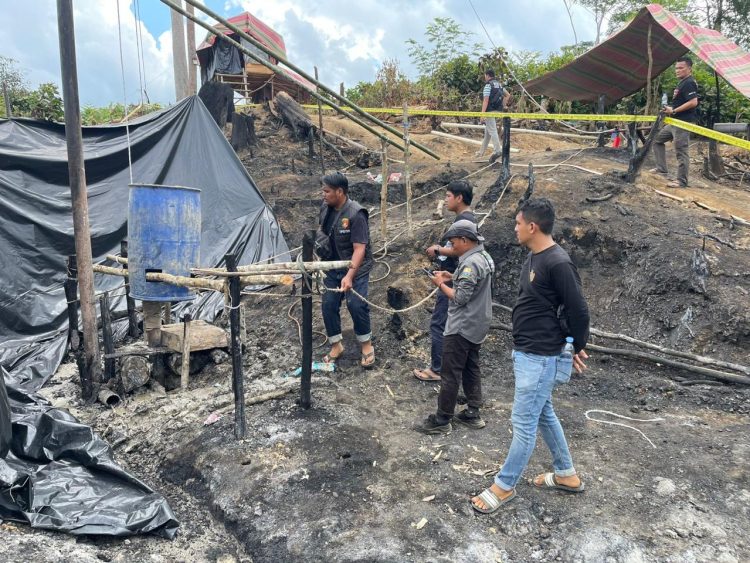 Sumur Minyak Ilegal Terbakar, Polres Sarolangun Cek Lokasi Kejadian