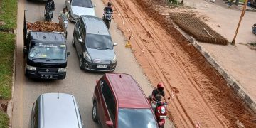 Tindaklanjuti Laporan Masyarakat, BP Batam Lakukan Perbaikan Jalan Letjen Suprapto SP Plaza