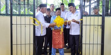 Gubernur Ansar Resmikan Genset di Desa Keban: Listrik Terang, Harapan Masyarakat Menyala