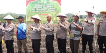 Kapolresta Barelang Hadiri Penanaman Jagung Serentak di Rempang Cate, Dukung Ketahanan Pangan Nasional