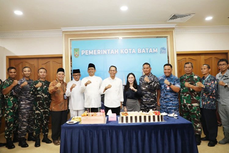 Unsur Forkopimda Batam Rayakan Milad 57 Tahun Amsakar Achmad