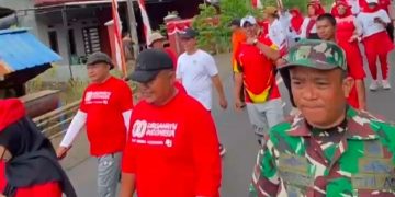Ratusan Warga Sambut HUT RI ke-80, dan HUT Desa Ko’mara ke-60 dengan Gerak Jalan Santai