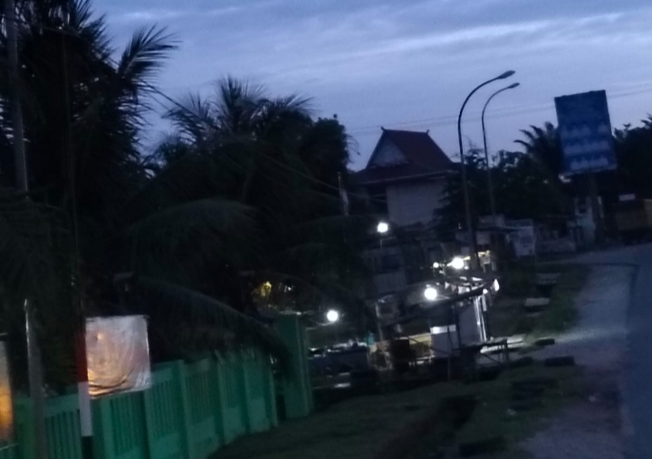 Warga Kecewa, Janji Kadis Perkim Perbaiki PJU di Mandiangin Hanya Isapan Jempol
