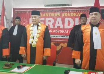 PERADIN Lantik 25 Advokat Baru, Ropaun Rambe Berpesan Kawal Penegakan Hukum dan Mahkamah Desa