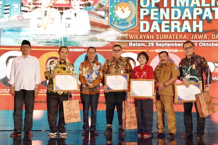 Batam Jadi Tuan Rumah, Amsakar Buka Langsung Rakor Pendapatan Daerah Wilayah se-Sumatra Jawa dan Kalimantan