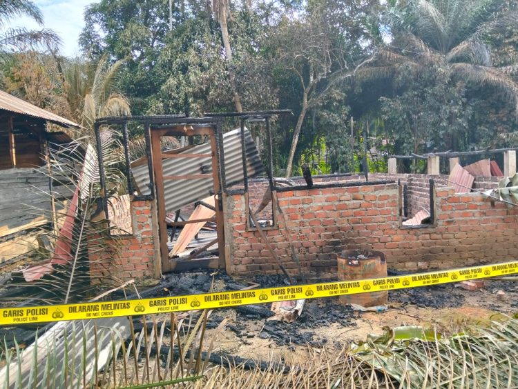 Dua Unit Rumah Semi Permanen di Gurun Tuo Simpang Ludes Dilahap Si Jago Merah