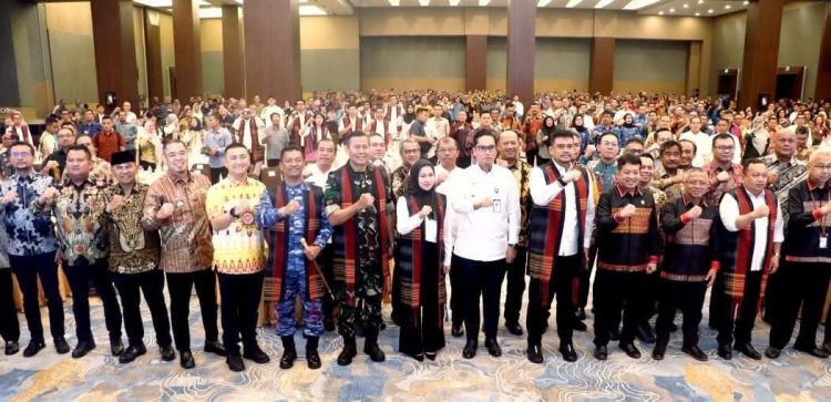 Bupati Simalungun Teken MoU Pengelolaan Data dengan BPS RI di Medan