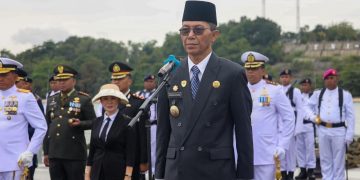 Upacara Bendera dan Tabur Bunga Peringatan Hari Pahlawan di Batam, Amsakar-Li Claudia Kobarkan Semangat Pahlawan