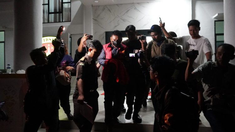 Buron Dua Tahun, Penyidik Pidsus Kejati Kepri Tahan Dirut PT BFG Tersangka Korupsi Jembatan Tanah Merah Bintan