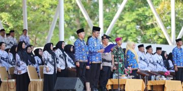 Amsakar Dorong Pelayanan Publik Cepat dan Pendidikan Berkualitas di HUT Korpri dan PGRI