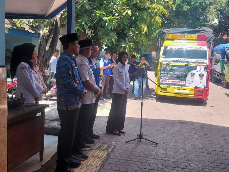 Pemkot Kediri Kirim Tujuh Truk Bantuan dan Donasi Tunai untuk Korban Bencana Aceh–Sumut