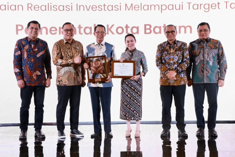 Lampaui Target Investasi 2025, Pemko Batam Borong Dua Penghargaan dari Kementerian Investasi dan Hilirisasi