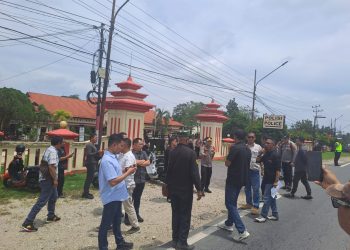 Aktivitas PETI Masih Marak, Massa Datangi Polres Sarolangun