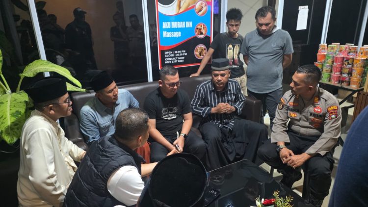 Ratusan Warga Geruduk RedDoorz di Cikitsu, AKP Mardalis Berhasil Redam Ketegangan dan Cegah Situasi Memanas