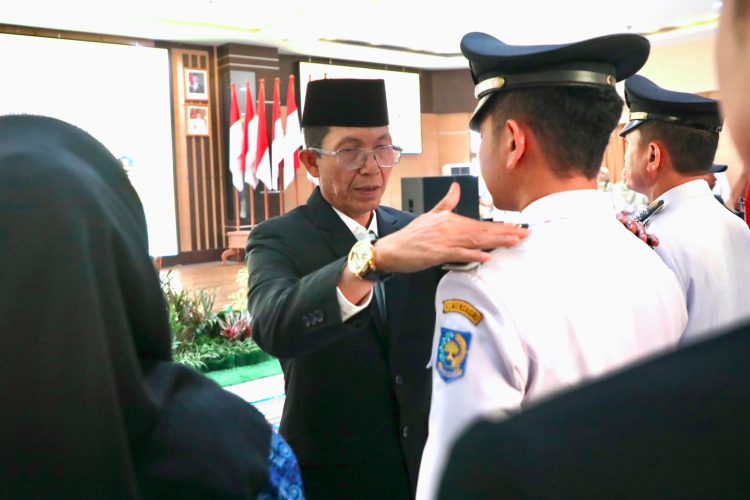 Lantik 311 Pejabat, Amsakar Tegaskan ASN Harus Tunjukkan Kinerja Terbaik
